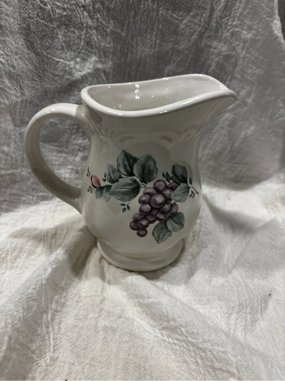 Vintage Pfaltzgraff Grapevine Creamer Pitcher Discontinued Pattern 12 oz